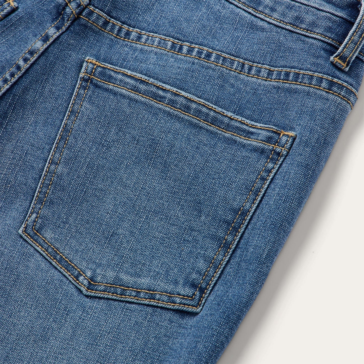 915 High Rise Straight Fit Jeans
